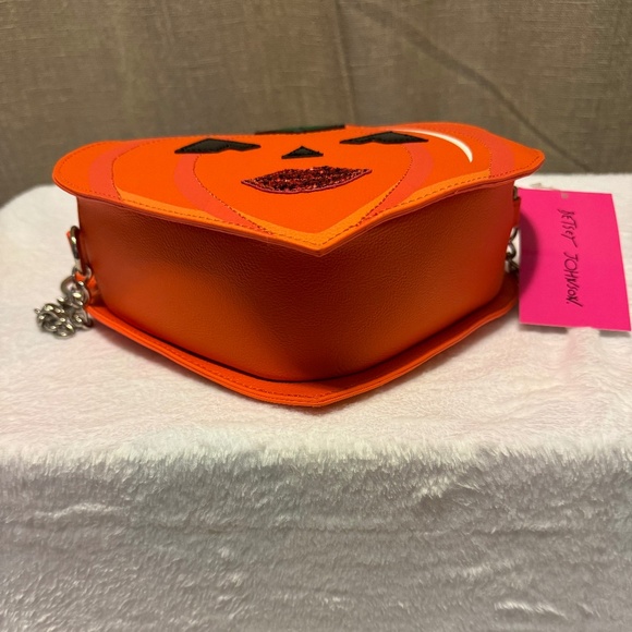 Betsey Johnson | NWT Kitsch Halloween Faux Leather Jack O' Lantern Crossbody - Picture 5 of 7